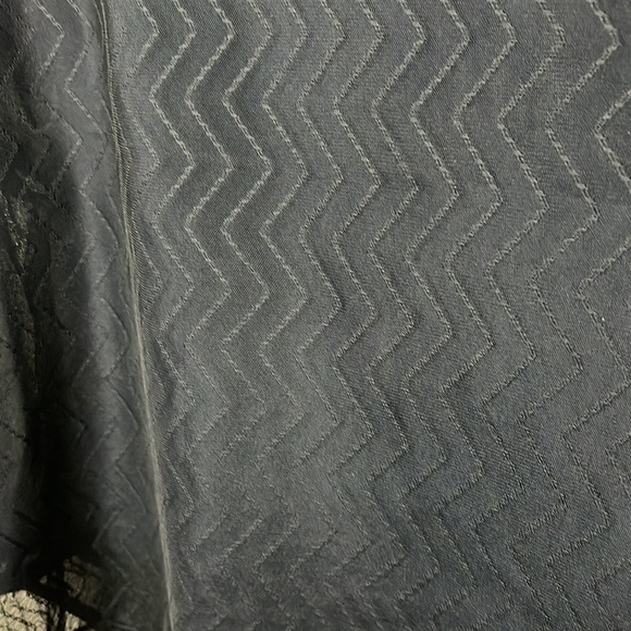 Beautiful BCBG black blouse - Picture 5 of 5